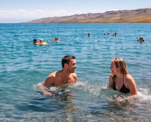 Отдыхающие на озере Алаколь, фото Inju Luxury Residence