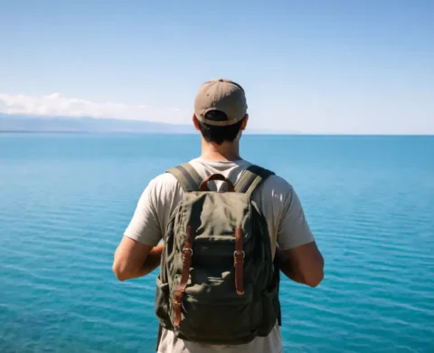 Турист, озеро Алаколь, поселок Акши, фото Inju Luxury Residence